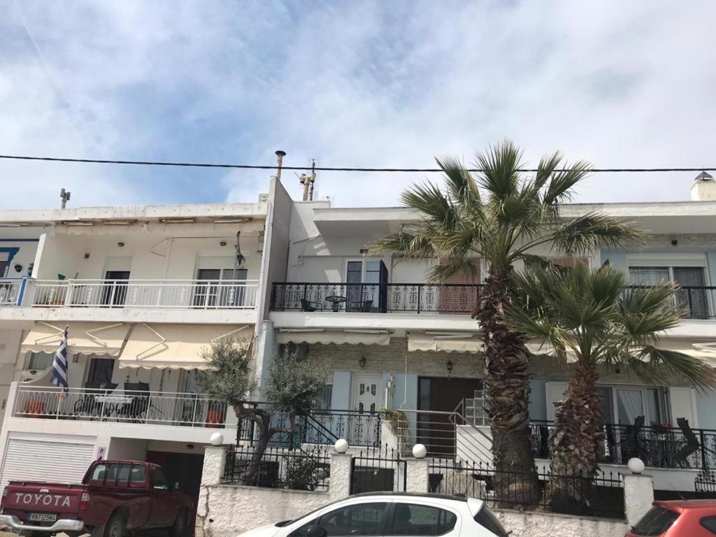 Appartamento E & F Sea View Flat Néa Péramos Esterno foto